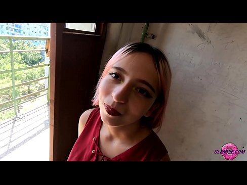 ❤️ סענסואַל תּלמיד סאַקס אַ פרעמדער אין די אָוטבאַקק - מיט זיין פּנים ️❌ פּאָרנאָ ביי אונדז ☑
